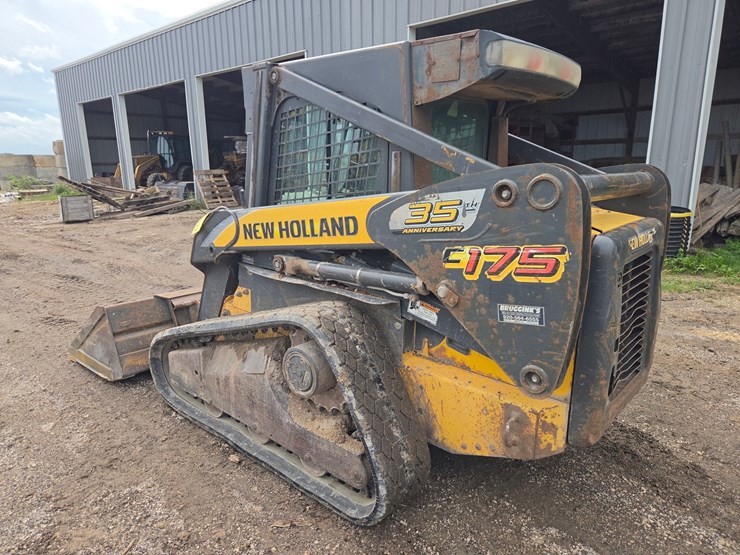 new-holland-c175-image-3