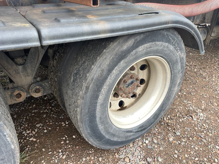 2007-kenworth-t800-image-12