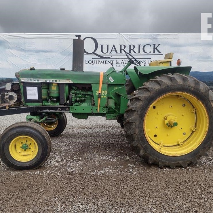 JOHN DEERE 2520