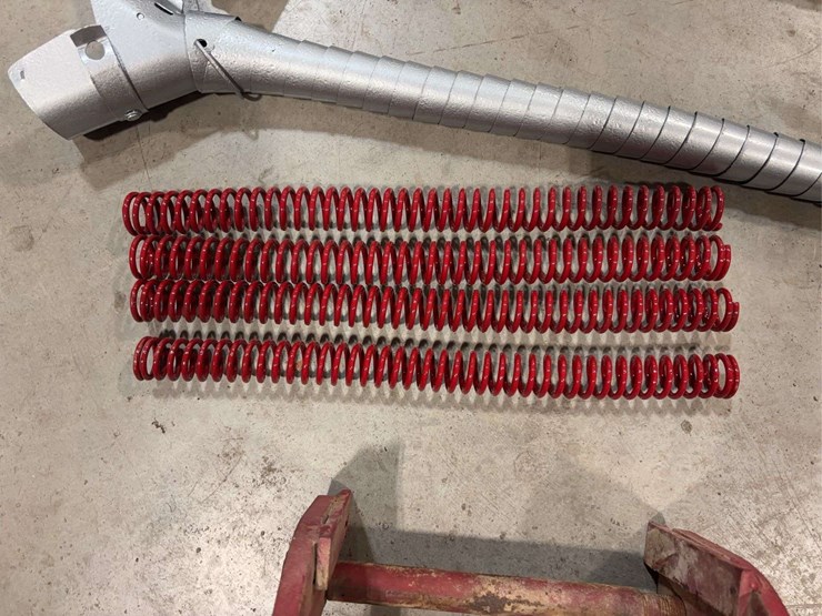 international-harvester-wheel-wedge-pusher,-grain-drill,-rake,-and-three-point-parts-image-6