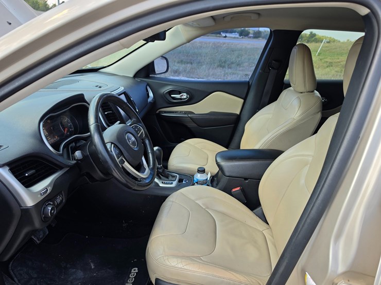 2015-jeep-cherokee-image-34