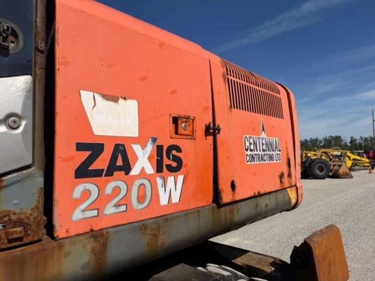 2014-hitachi-zx220w-3-image-56