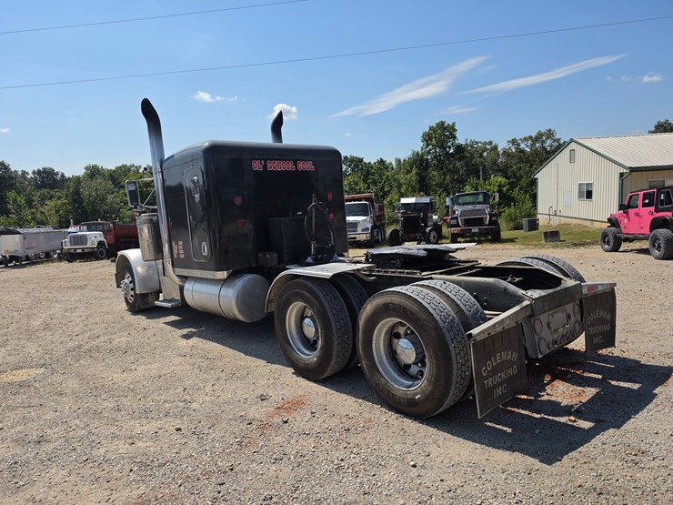 1992-peterbilt-379-image-7