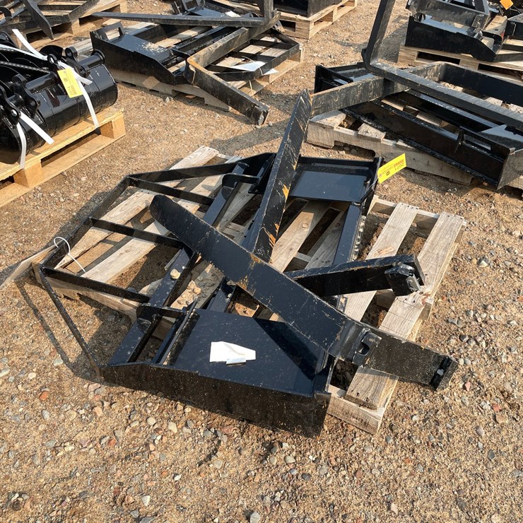 #2071 • 2026 Mower King Skid Steer Forks