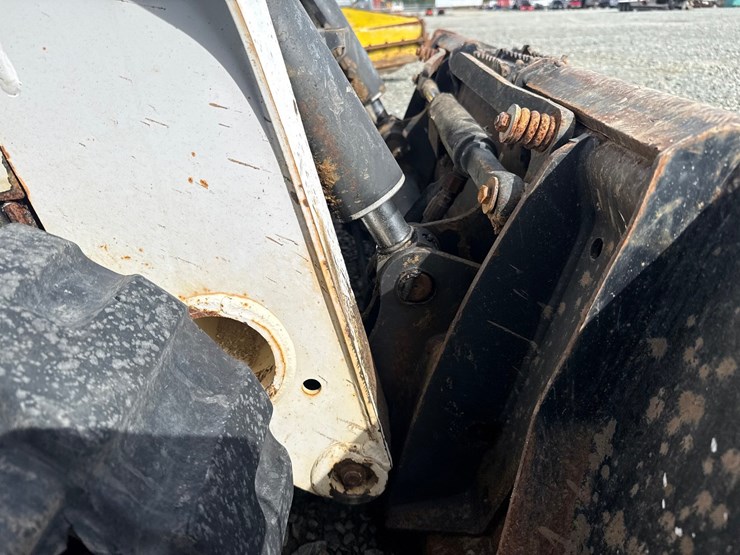 2019-bobcat-t595-image-15