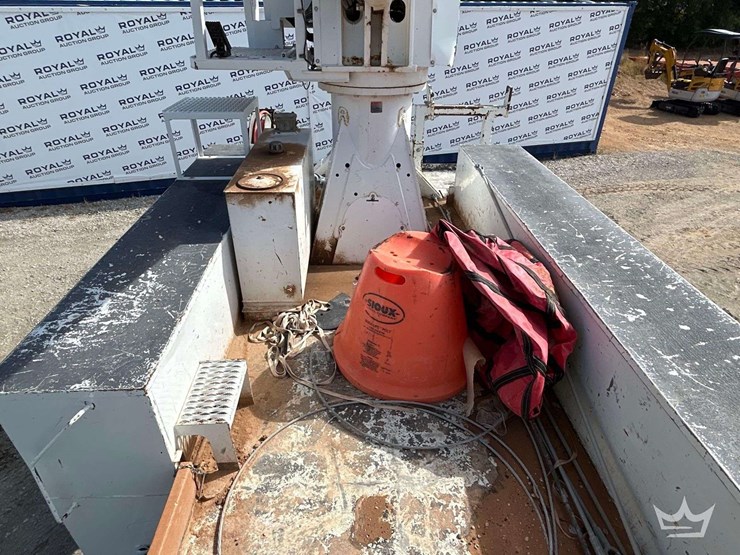 2019-freightliner-m2-106-image-32