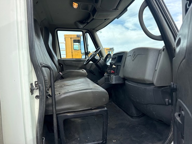 2008-international-durastar-4300-image-67
