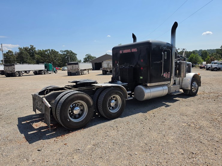 1992-peterbilt-379-image-11