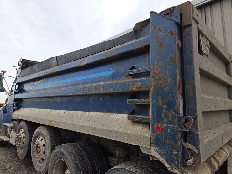 #3224-•-2006-sterling-st-9500-quad-axle-dump-truck-image-20
