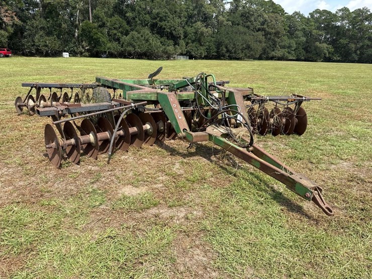john-deere-630-image-1