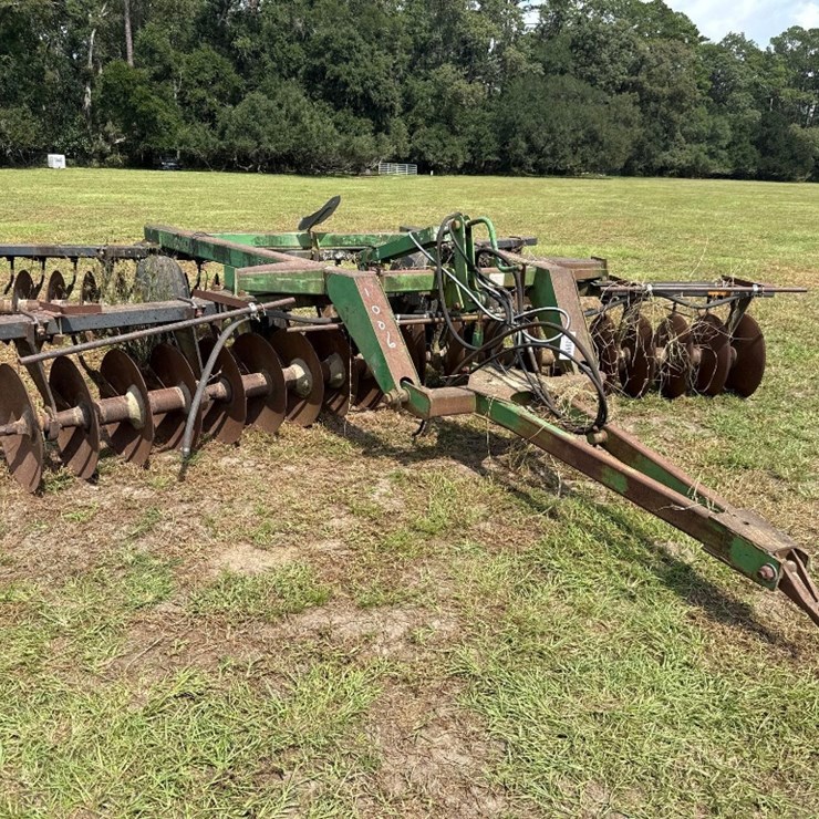 JOHN DEERE 630