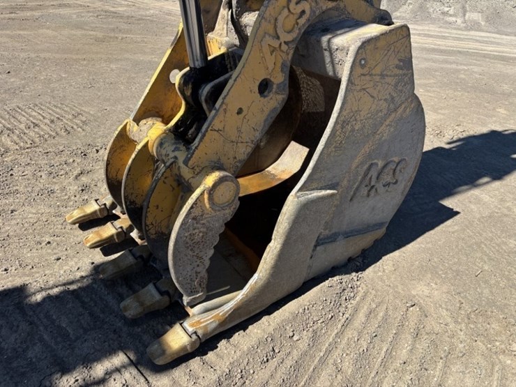 komatsu-pc228us-lc-3e0-image-22