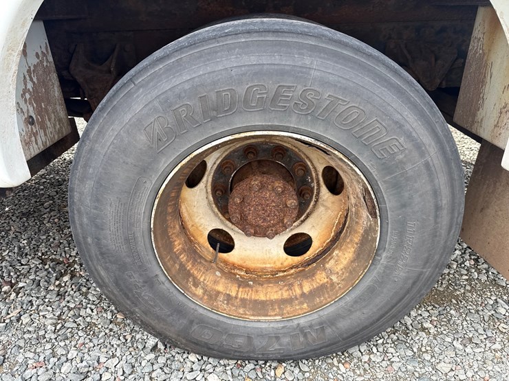 2008-international-durastar-4300-image-79