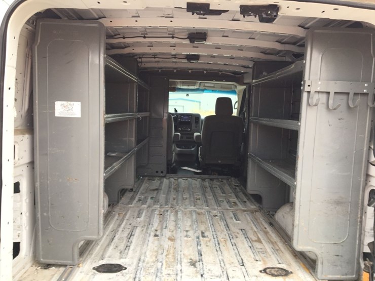 2021-nissan-nv2500-image-11