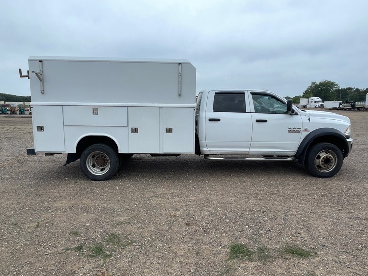 #1469-•-2015-ram-4500-service-truck-(has-mn-title)-image-6