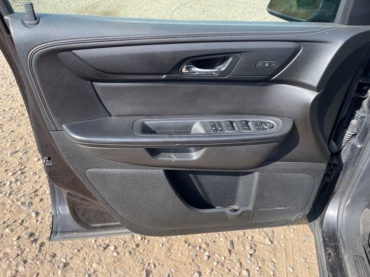 2016-chevrolet-traverse-image-18