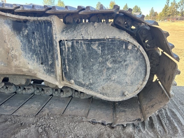 komatsu-pc228us-lc-3e0-image-9
