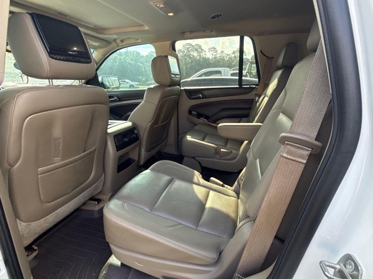 2015-chevrolet-tahoe-image-8