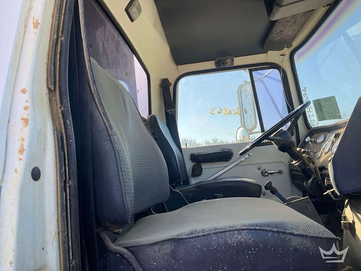 1993-ford-lt9000-image-19