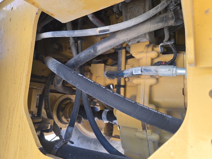 2016-caterpillar-930m-image-46