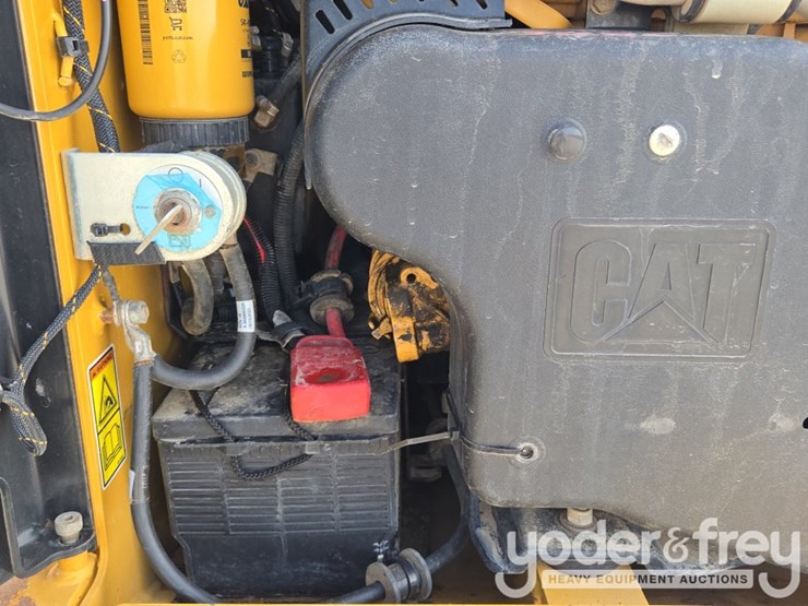 2023-caterpillar-259d3-image-30