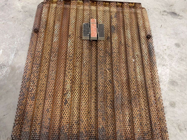 (3)-international-harvester-grille-inserts-image-2