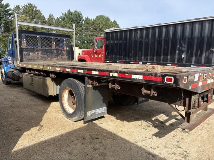 2005-international-durastar-4300-image-4