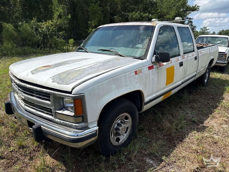 2000-chevrolet-3500-image-1