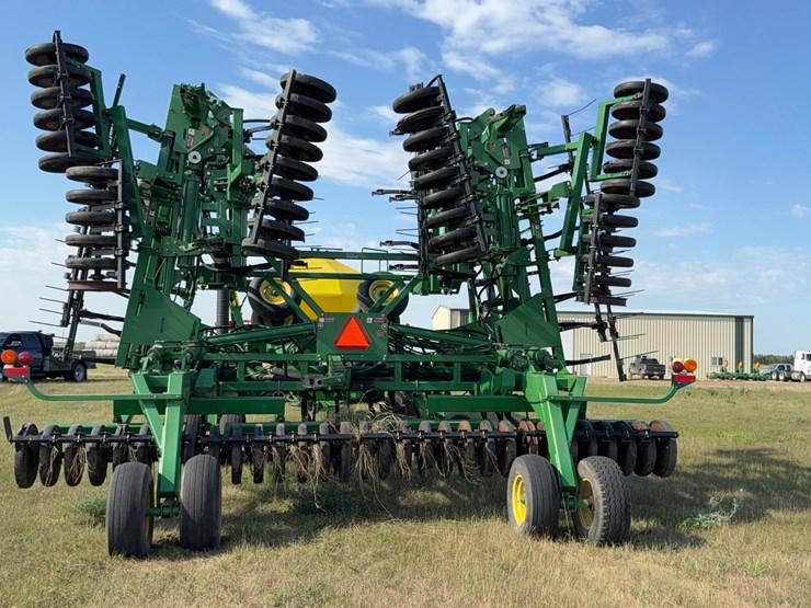 john-deere-1820-image-10