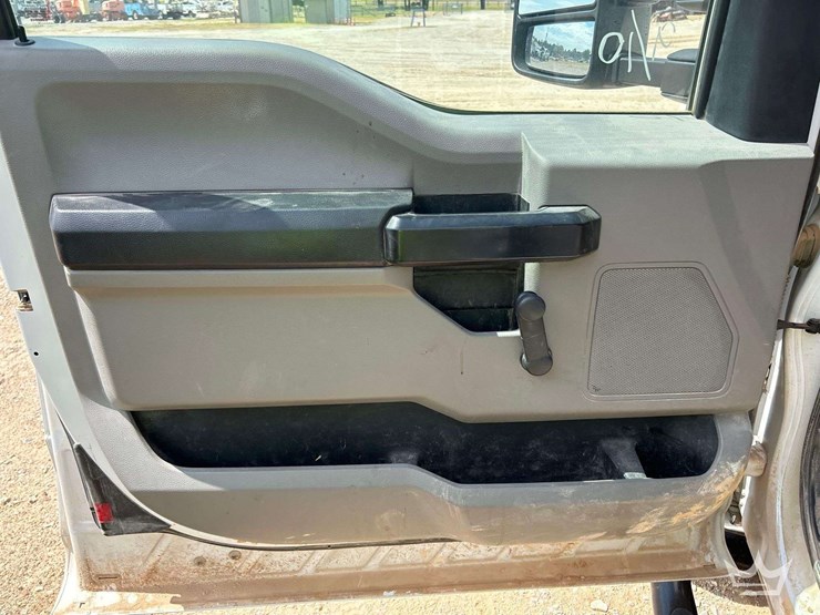 2019-ford-f350-image-11