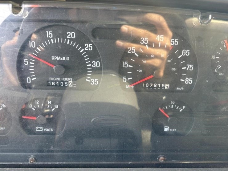 2002-sterling-lt9513-image-6