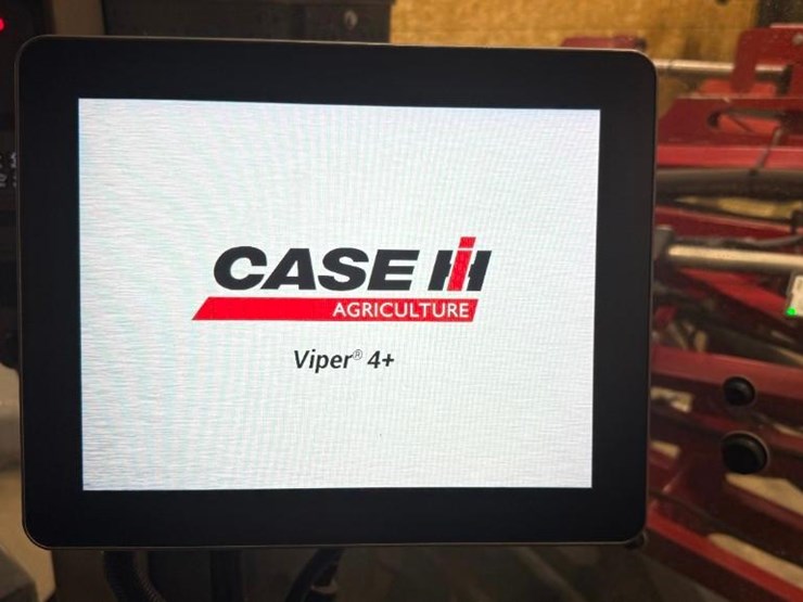 2024-case-ih-trident-5550-image-24