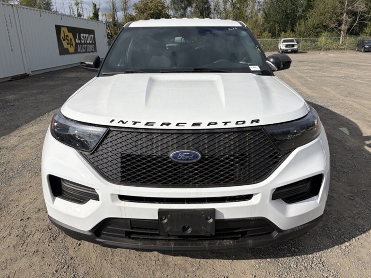 2020-ford-explorer-image-8