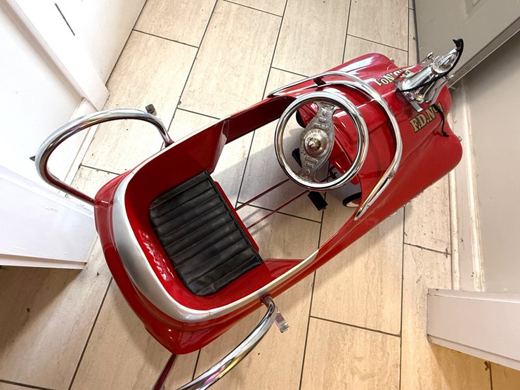 #1011-•-vintage-fdny-fire-fighter-pedal-car---engine-23-image-3