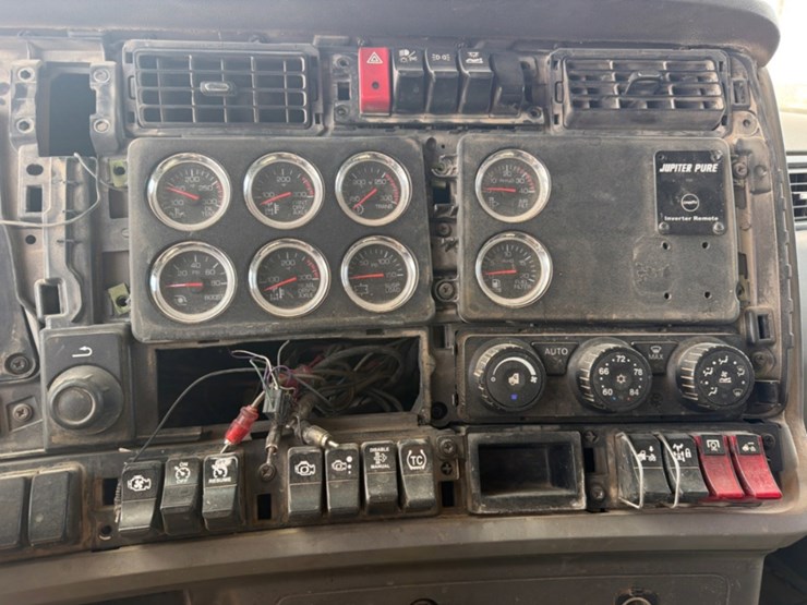 2015-kenworth-t880-image-13
