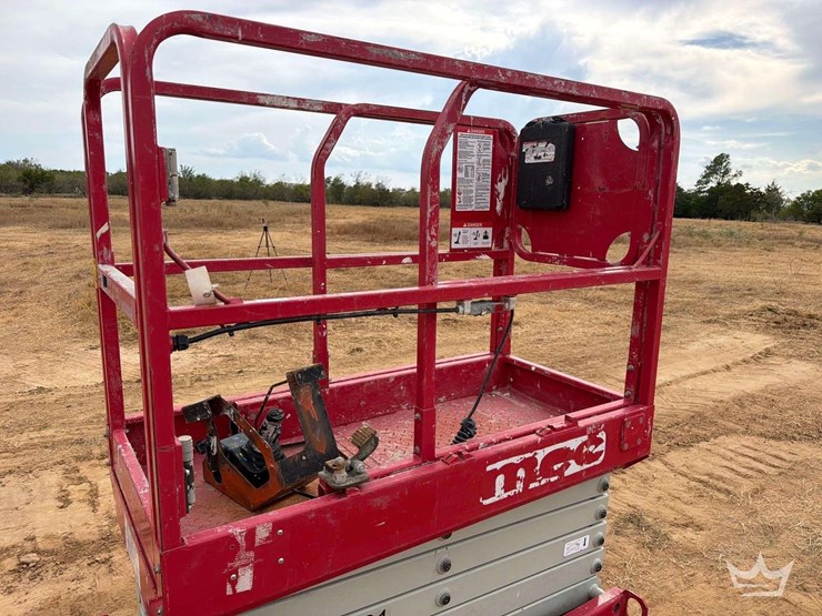 2020-mec-micro19-scissor-lift-image-15