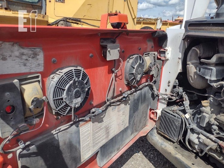 2020-bobcat-t770-image-18