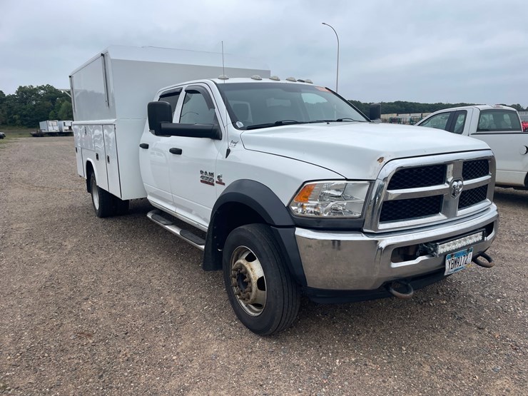 #1469-•-2015-ram-4500-service-truck-(has-mn-title)-image-7