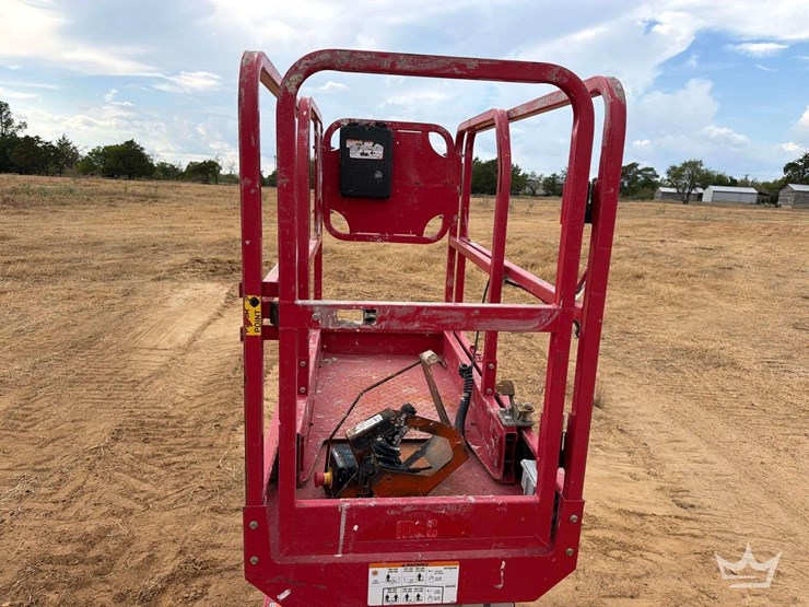 2020-mec-micro19-scissor-lift-image-16