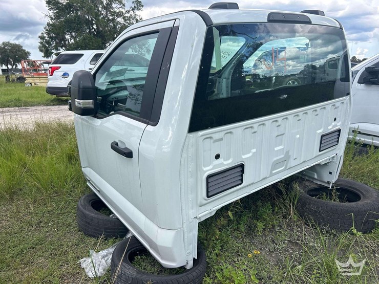2025-ford-f550-image-4