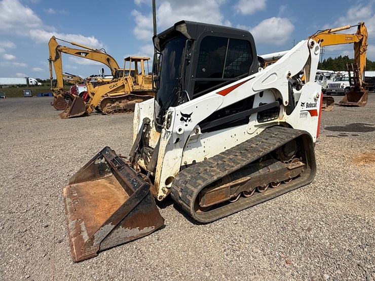 2019-bobcat-t770-image-1