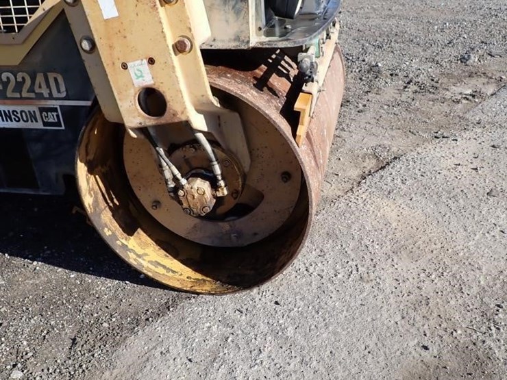 2002-caterpillar-cb-224d-image-7