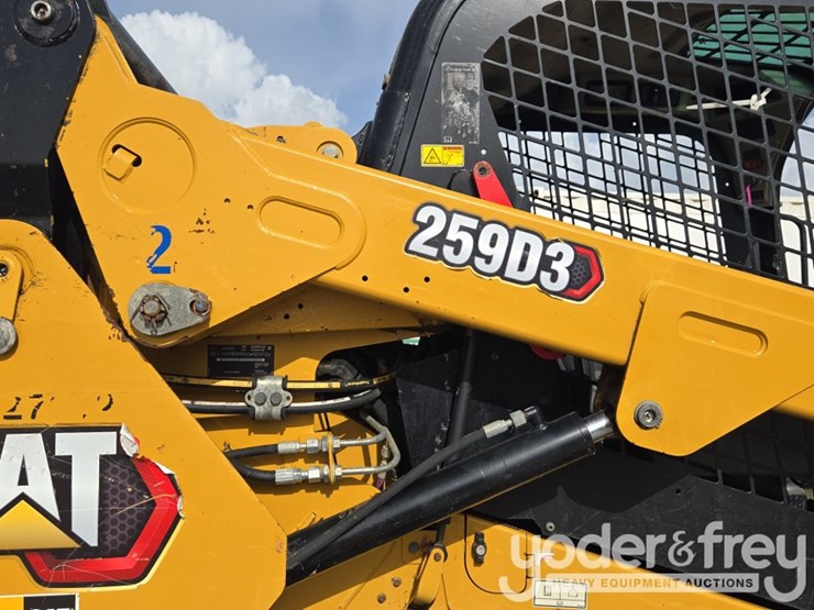 2023-caterpillar-259d3-image-26