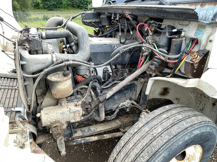 #1458-•-2001-freightliner-flatbed-truck-with-vac-excavator-system-(has-mn-title)-image-23