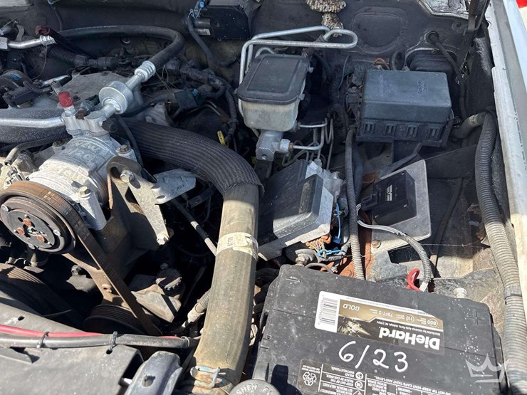 2000-chevrolet-3500-image-8