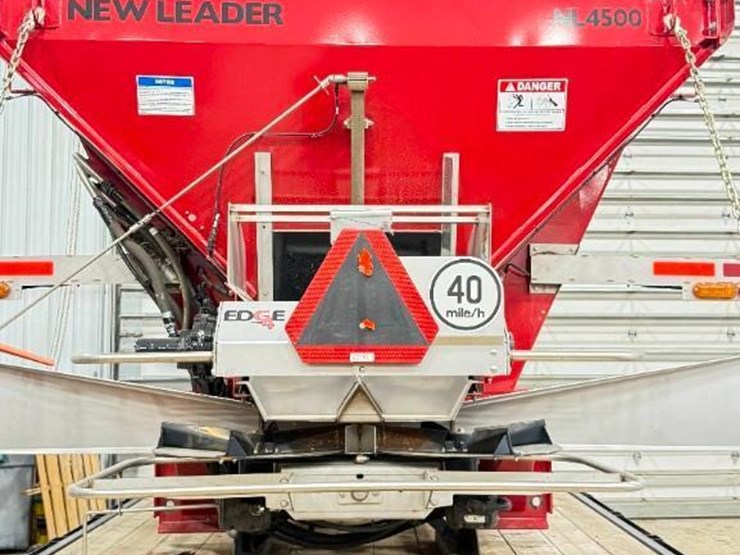 2024-case-ih-trident-5550-image-10