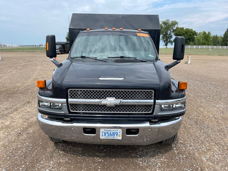 #1459-•-2005-chevrolet-5500-chipper-truck-(has-mn-title)-image-8