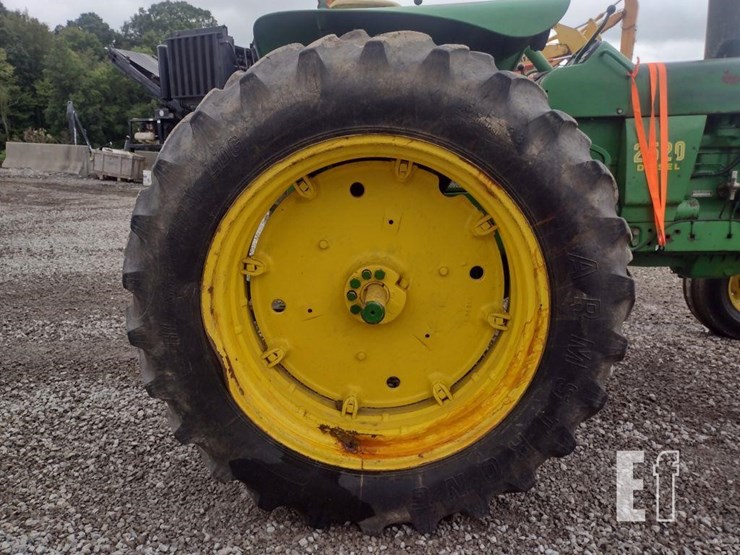 john-deere-2520-image-28