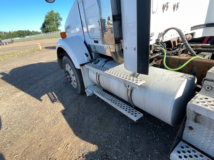 2006-kenworth-t800b-image-24