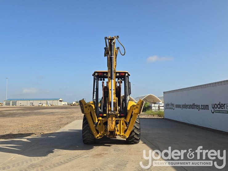 2019-caterpillar-420f2-image-4